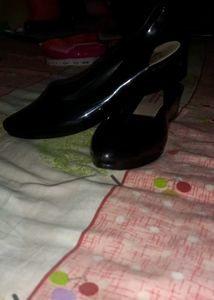 Black Shoe
