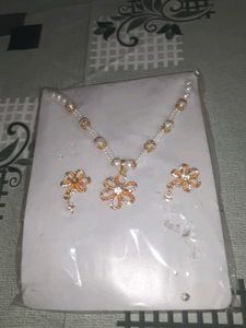 Sparkling Rhinestone Necklace &amp; Earring Set