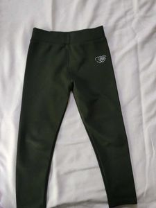 Comfortable Green Leggings with Sparkly Heart Deta