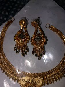 BEAUTIFUL ELEGANT JWELLERY SET