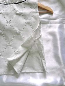 Chic Embroidered Sleeveless Crop Top
