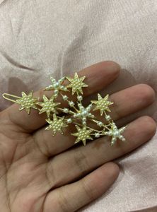 2x Pearl &amp; Star Hair Clips Set
