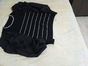 Korean Black Puff Sleeves Top