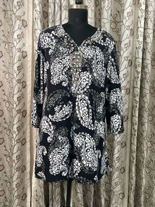 Stylish Black &amp; White Paisley Kurta