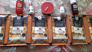 Gold Kesar Facial Kit With Gifts