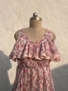 Chic Floral Ruffle Dress