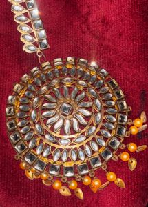Exquisite Kundan Maang Tikka