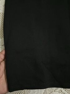it has a very soft material with stretch ability