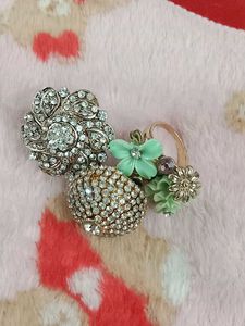 Sparkling Rhinestone &amp; Floral Ring