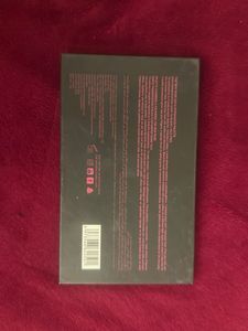 Huda Girl Rose Gold Palette