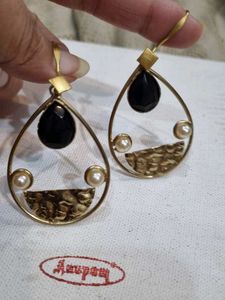 Gold Tone Black Stone Pearl Earrings