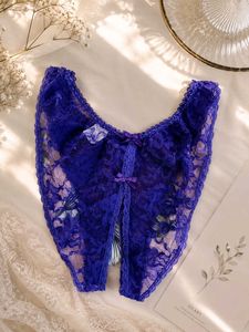 Blue Lace Tong