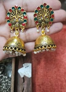 Beautiful Handcrafted Kundan Jhumka Earrings