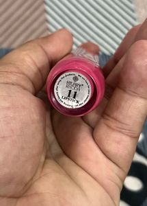 COMBO OFFER🎉🎉2 Matte Lipsticks - Red &amp; Pink