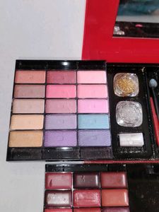 Makup Kits