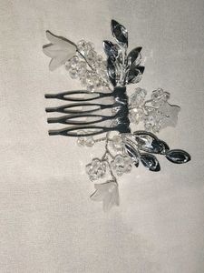 Elegant Crystal Flower Hair Comb