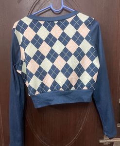 Argyle Print V-Neck Long Sleeve Crop Top