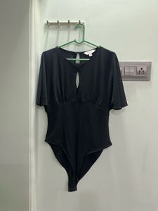 Chic Black Keyhole Bodysuit