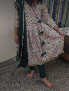 New Cute Floral Print Girls' Kurta Set