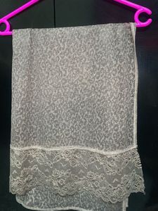 Elegant Grey Leopard Print Scarf