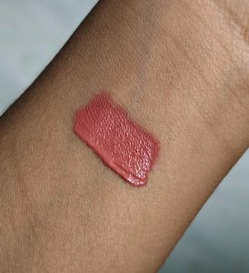 Kiss Beauty Liquid Lipstick Swatch