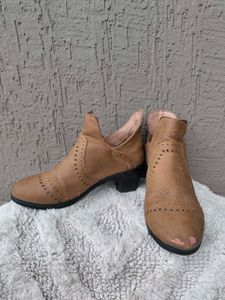 El Paso Women's Tan Ankle Boots