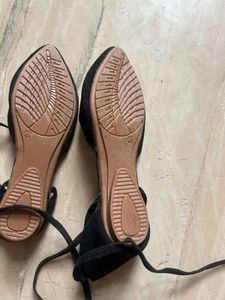 Diwali Sale 🔥Elegant Black Flat Gladiator