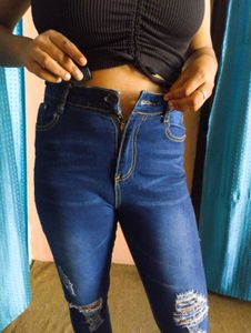 ❤️Ripped High-Waisted Jeans❤️
