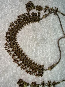 Elegant Gold Necklace &amp; Earring Set