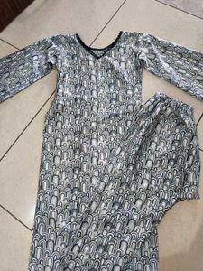 V neck Bell sleeves pakistani suit set