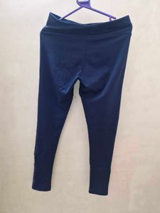 Stylish Women's Blue Athletic Leggings