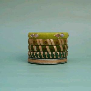 Set of 5 Stylish Bangles🩵