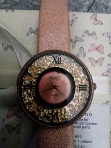Chic Rose Gold Gucci Women's Watch