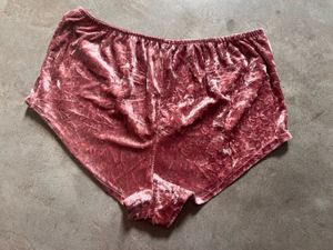 PrettyLittleThing Pink Crushed VelvetCami &amp; Shorts