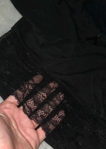 Pinteresty Black Lace Trim Crop Top