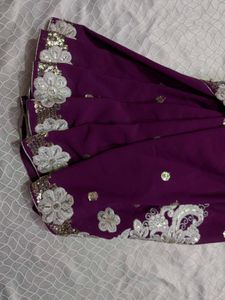 Elegant Embellished Y2K Purple Saree