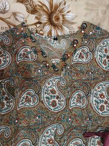 Elegant Paisley Print Kurta