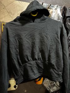 Zudio Black Cropped Hoodie