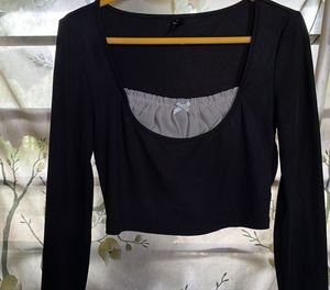 Chic Black Long Sleeve Crop Top