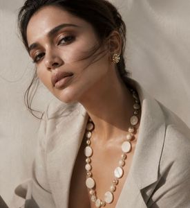 Elegant Pearl &amp; White Disc Necklace