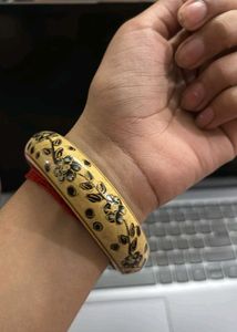 Set of 6 Vintage Bangles