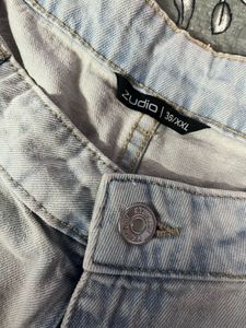Light Wash Denim Cargo Jorts