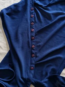 Stylish Blue Sleeveless Button-Up Top