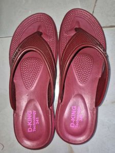 Comfortable D-KING Flip-Flops