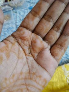 Tiny Gold Stud nosepin