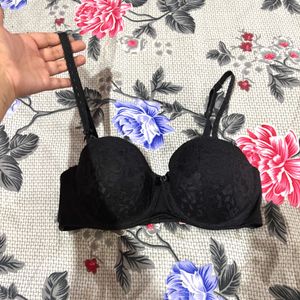 Elegant Black Lace Bra Hunkemoller