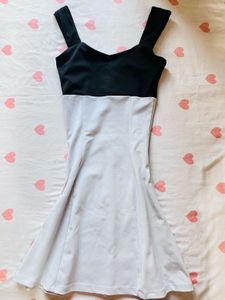Chic Black and White Bodycon Dress
