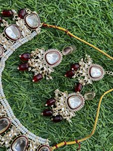 Stunning Kundan Necklace &amp; Earring Set