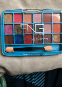 Fashion New Girl 18 Color Eyeshadow Palette