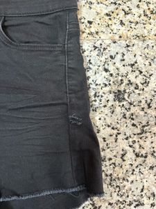 h&amp;m black shorts